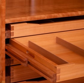 Warrens Armoire
