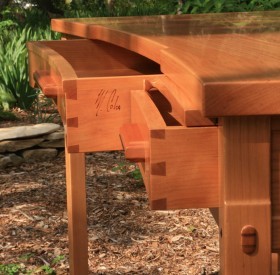 Radius Desk